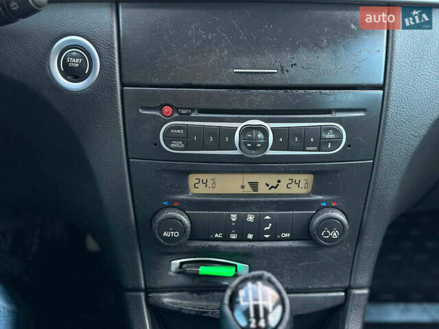 Белый Рено Лагуна, объемом двигателя 1.9 л и пробегом 231 тыс. км за 4990 $, фото 6 на Automoto.ua