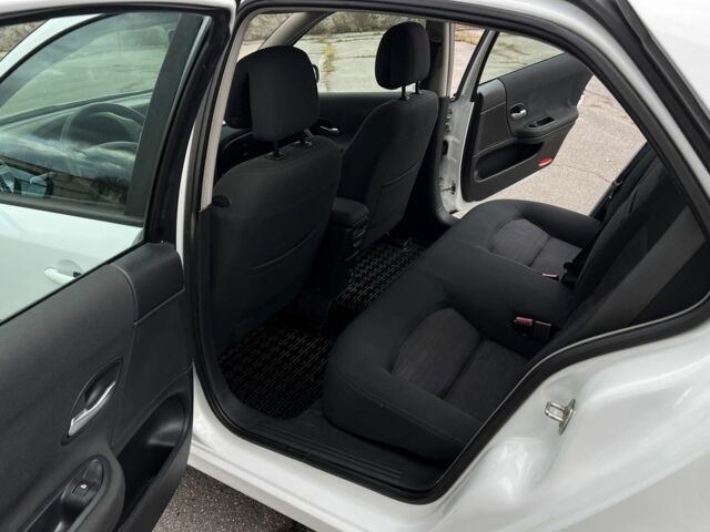 Рено Лагуна 2007 в Виннице на Automoto.ua Белый Рено Лагуна, объемом двигателя 1.9 л и пробегом 231 тыс. км за 4500 $, фото 8 на Automoto.ua