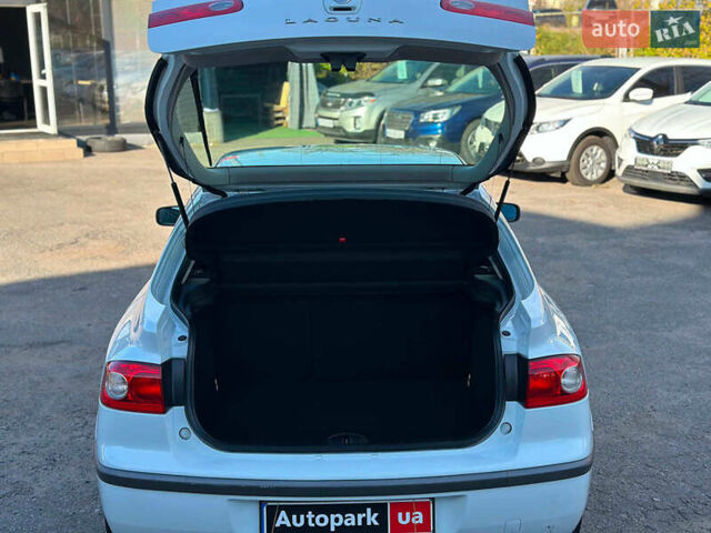 Белый Рено Лагуна, объемом двигателя 1.9 л и пробегом 231 тыс. км за 4990 $, фото 25 на Automoto.ua