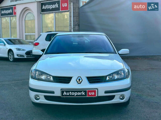 Белый Рено Лагуна, объемом двигателя 1.9 л и пробегом 231 тыс. км за 4990 $, фото 1 на Automoto.ua