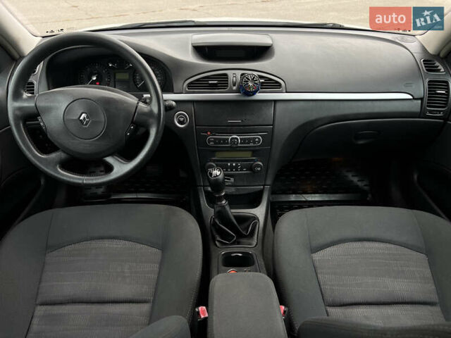 Белый Рено Лагуна, объемом двигателя 1.9 л и пробегом 231 тыс. км за 4200 $, фото 10 на Automoto.ua