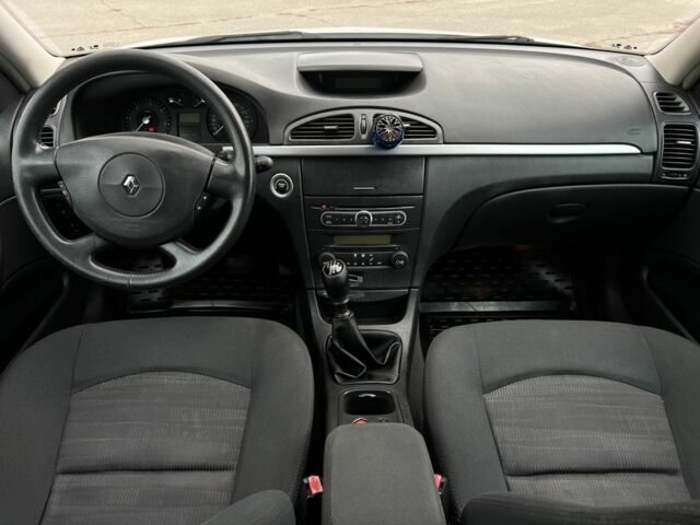 Рено Лагуна 2007 в Виннице на Automoto.ua Белый Рено Лагуна, объемом двигателя 1.9 л и пробегом 231 тыс. км за 4500 $, фото 12 на Automoto.ua