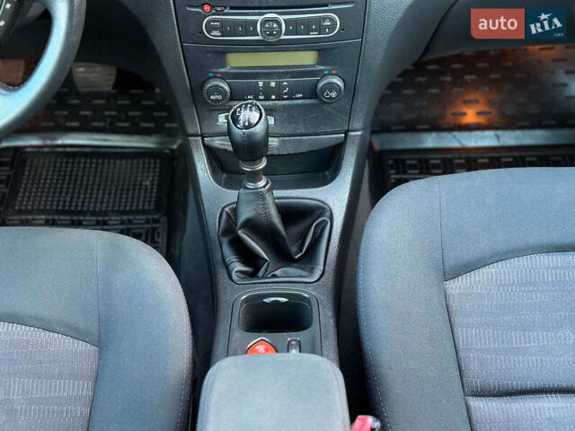 Белый Рено Лагуна, объемом двигателя 1.9 л и пробегом 231 тыс. км за 4990 $, фото 34 на Automoto.ua