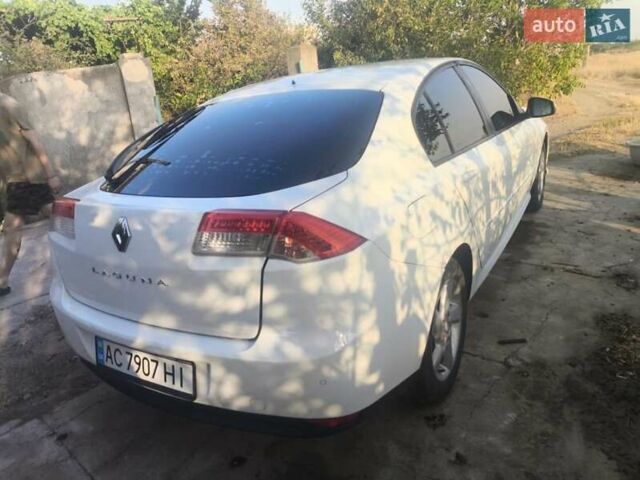 Белый Рено Лагуна, объемом двигателя 1.5 л и пробегом 288 тыс. км за 6500 $, фото 4 на Automoto.ua