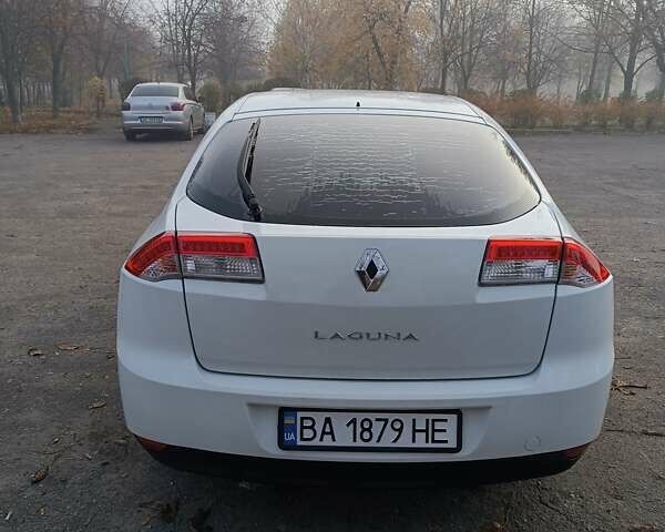Белый Рено Лагуна, объемом двигателя 1.5 л и пробегом 244 тыс. км за 5100 $, фото 5 на Automoto.ua