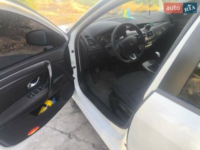 Белый Рено Лагуна, объемом двигателя 1.5 л и пробегом 288 тыс. км за 6500 $, фото 5 на Automoto.ua