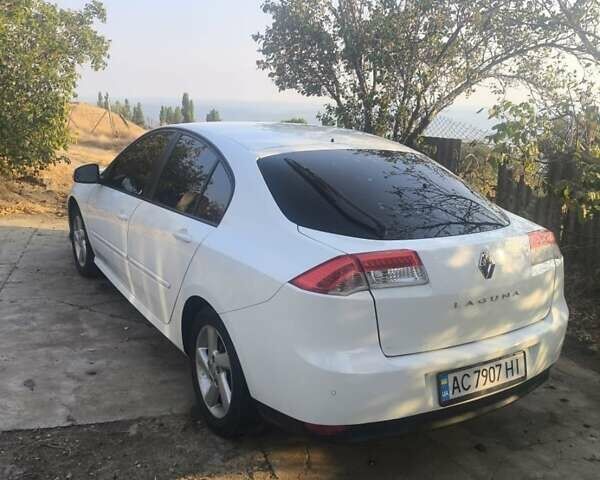 Белый Рено Лагуна, объемом двигателя 1.5 л и пробегом 288 тыс. км за 6500 $, фото 1 на Automoto.ua