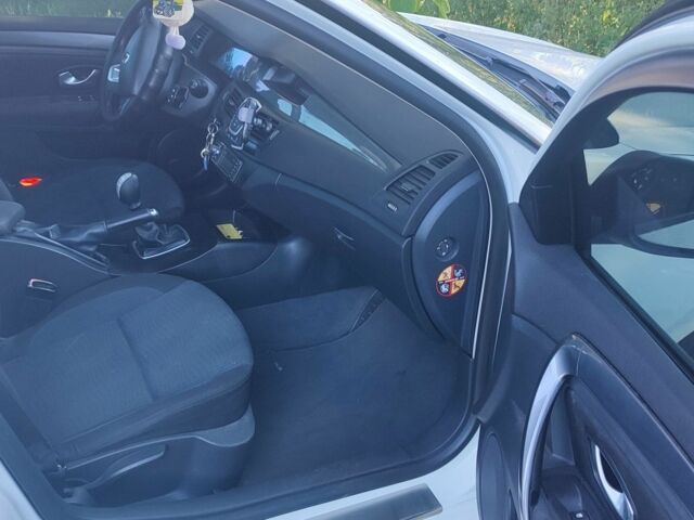 Белый Рено Лагуна, объемом двигателя 0 л и пробегом 348 тыс. км за 7200 $, фото 8 на Automoto.ua