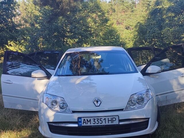 Белый Рено Лагуна, объемом двигателя 0 л и пробегом 348 тыс. км за 7200 $, фото 1 на Automoto.ua