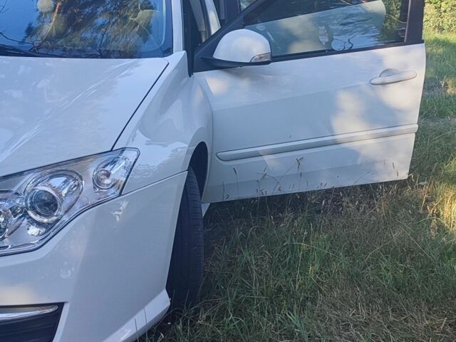 Белый Рено Лагуна, объемом двигателя 0 л и пробегом 348 тыс. км за 7200 $, фото 14 на Automoto.ua