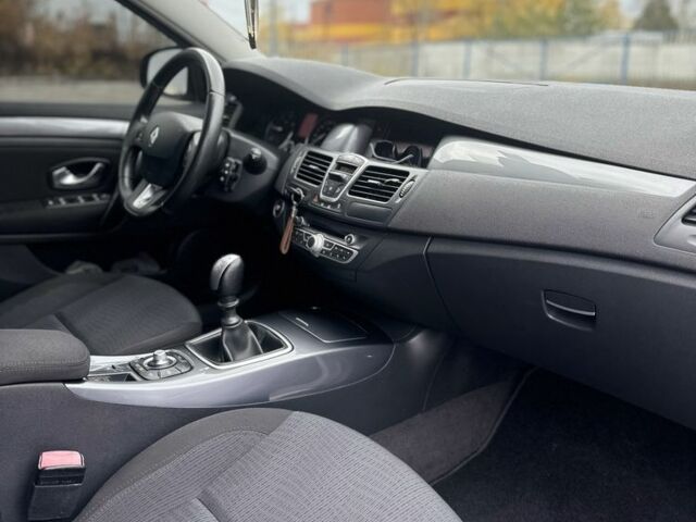 Рено Лагуна 2010 в Харькове на Automoto.ua Белый Рено Лагуна, объемом двигателя 1.5 л и пробегом 268 тыс. км за 7800 $, фото 6 на Automoto.ua