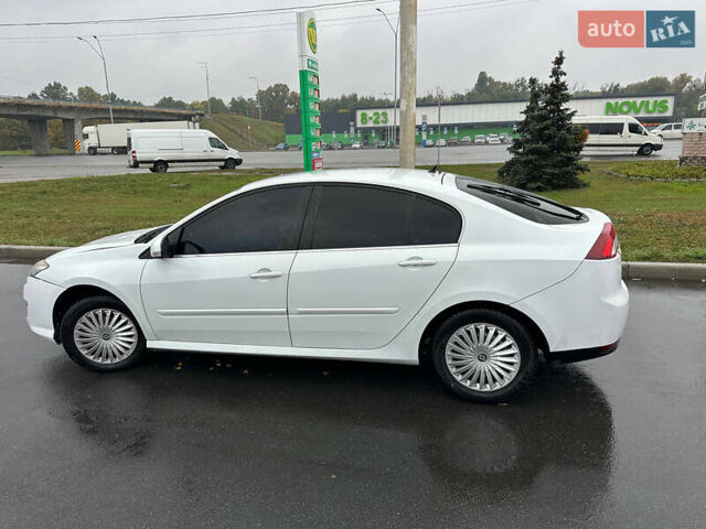 Белый Рено Лагуна, объемом двигателя 1.46 л и пробегом 357 тыс. км за 6200 $, фото 3 на Automoto.ua