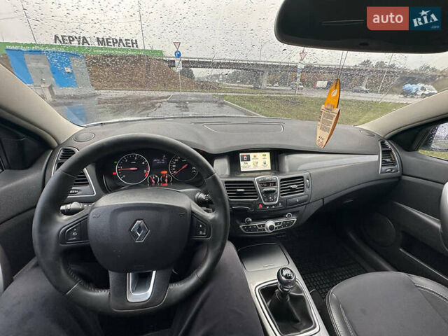 Белый Рено Лагуна, объемом двигателя 1.46 л и пробегом 357 тыс. км за 6200 $, фото 5 на Automoto.ua