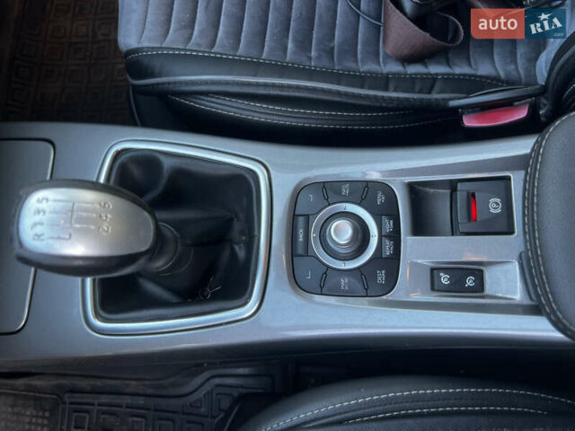 Белый Рено Лагуна, объемом двигателя 1.46 л и пробегом 221 тыс. км за 8400 $, фото 10 на Automoto.ua