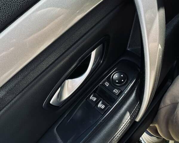 Білий Рено Лагуна, об'ємом двигуна 1.5 л та пробігом 285 тис. км за 5800 $, фото 3 на Automoto.ua