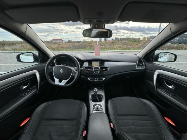 Рено Лагуна 2011 у Чернівцях на Automoto.ua Білий Рено Лагуна, об'ємом двигуна 2 л та пробігом 209 тис. км за 7700 $, фото 5 на Automoto.ua