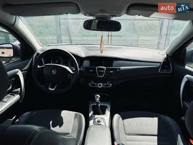Білий Рено Лагуна, об'ємом двигуна 1.5 л та пробігом 285 тис. км за 5800 $, фото 4 на Automoto.ua