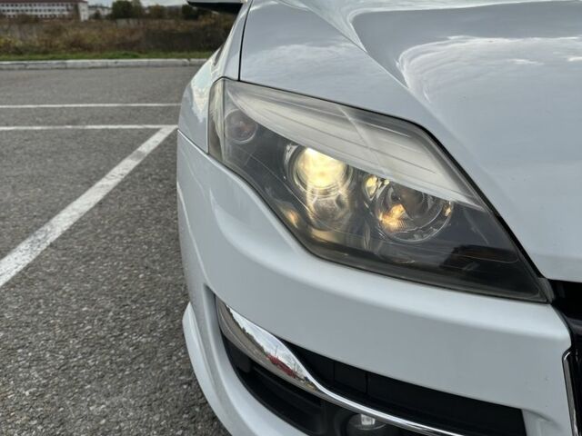 Рено Лагуна 2011 у Чернівцях на Automoto.ua Білий Рено Лагуна, об'ємом двигуна 2 л та пробігом 209 тис. км за 7700 $, фото 4 на Automoto.ua