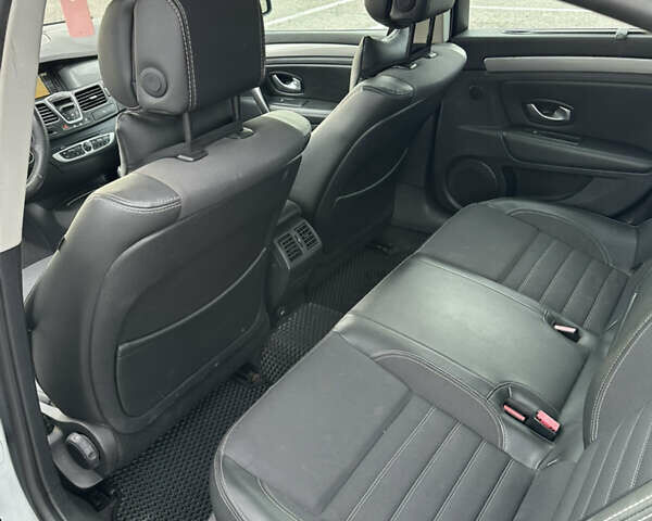 Белый Рено Лагуна, объемом двигателя 2 л и пробегом 209 тыс. км за 7700 $, фото 10 на Automoto.ua