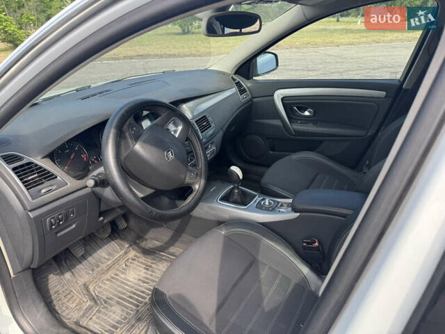 Білий Рено Лагуна, об'ємом двигуна 1.46 л та пробігом 225 тис. км за 6500 $, фото 26 на Automoto.ua