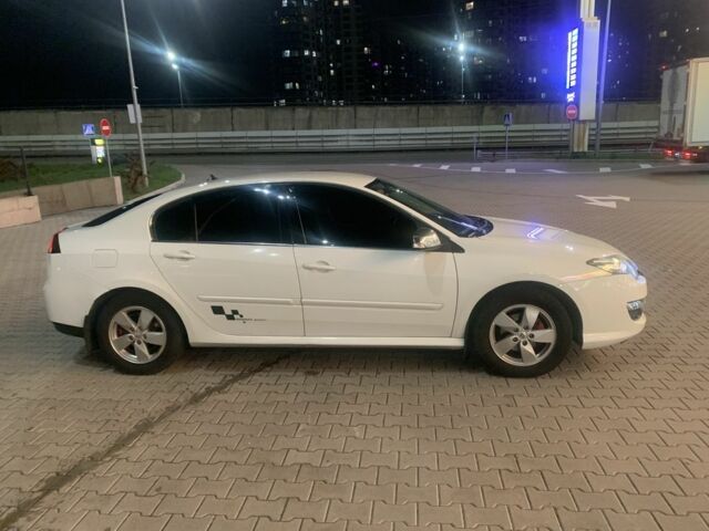 Белый Рено Лагуна, объемом двигателя 1.5 л и пробегом 255 тыс. км за 8200 $, фото 6 на Automoto.ua