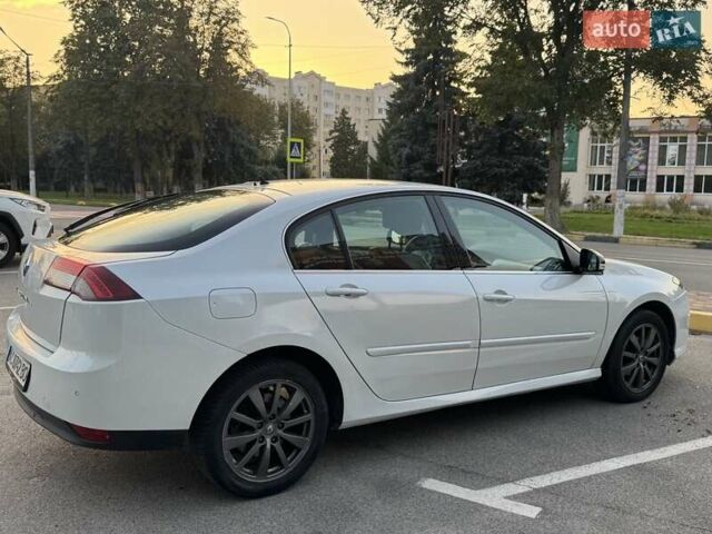 Белый Рено Лагуна, объемом двигателя 1.5 л и пробегом 298 тыс. км за 7300 $, фото 3 на Automoto.ua
