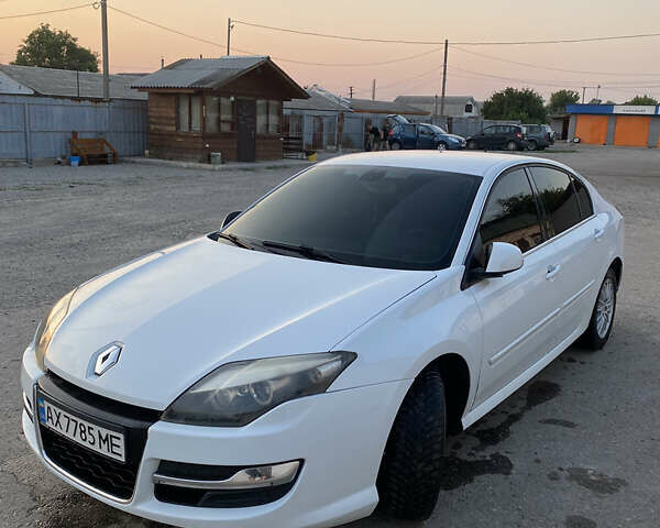 Белый Рено Лагуна, объемом двигателя 1.5 л и пробегом 225 тыс. км за 6500 $, фото 2 на Automoto.ua