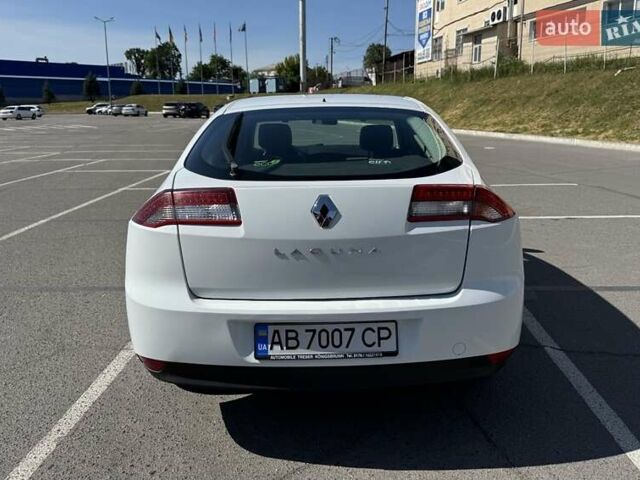 Белый Рено Лагуна, объемом двигателя 1.5 л и пробегом 219 тыс. км за 8200 $, фото 1 на Automoto.ua