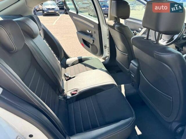 Белый Рено Лагуна, объемом двигателя 1.5 л и пробегом 219 тыс. км за 8200 $, фото 6 на Automoto.ua