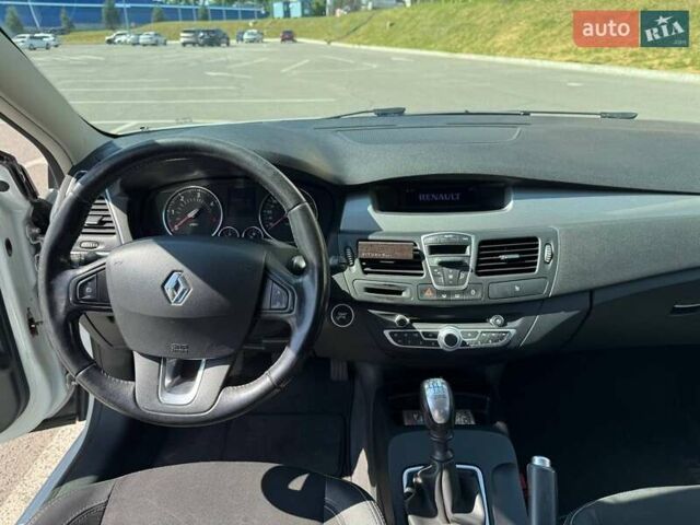 Белый Рено Лагуна, объемом двигателя 1.5 л и пробегом 219 тыс. км за 8200 $, фото 5 на Automoto.ua