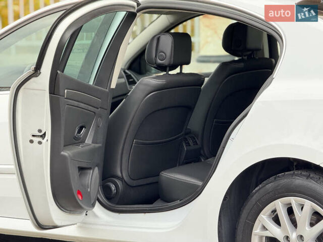 Белый Рено Лагуна, объемом двигателя 2 л и пробегом 246 тыс. км за 7999 $, фото 11 на Automoto.ua