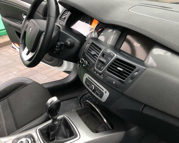 Білий Рено Лагуна, об'ємом двигуна 2 л та пробігом 318 тис. км за 7050 $, фото 26 на Automoto.ua