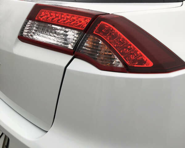 Білий Рено Лагуна, об'ємом двигуна 2 л та пробігом 318 тис. км за 7050 $, фото 23 на Automoto.ua