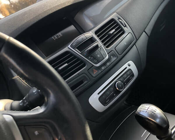 Белый Рено Лагуна, объемом двигателя 1.46 л и пробегом 318 тыс. км за 6100 $, фото 11 на Automoto.ua