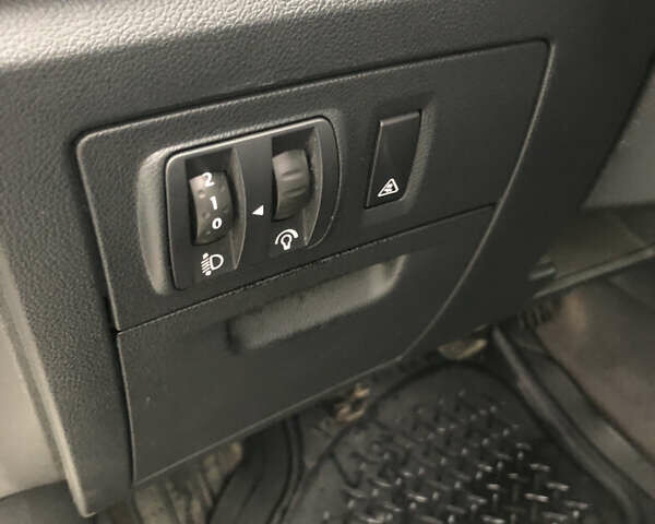 Білий Рено Лагуна, об'ємом двигуна 2 л та пробігом 318 тис. км за 7050 $, фото 35 на Automoto.ua