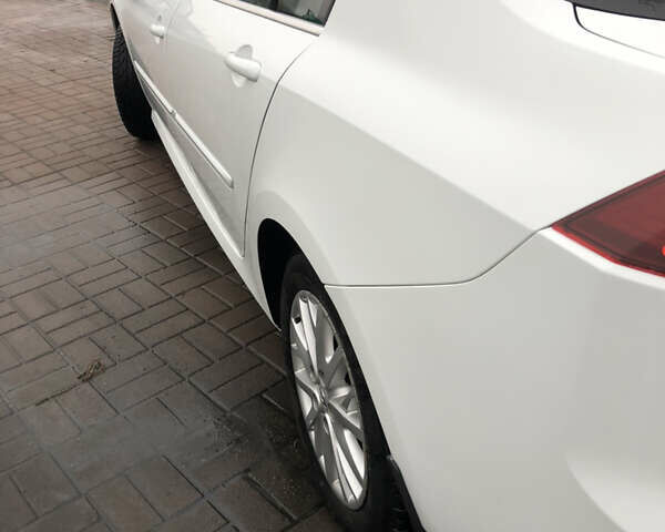 Білий Рено Лагуна, об'ємом двигуна 2 л та пробігом 318 тис. км за 7050 $, фото 6 на Automoto.ua