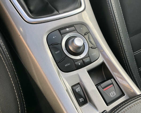 Белый Рено Лагуна, объемом двигателя 1.46 л и пробегом 318 тыс. км за 6100 $, фото 10 на Automoto.ua