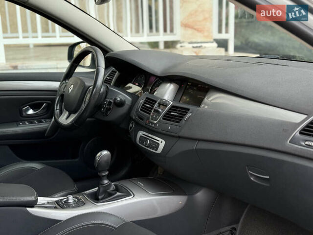 Белый Рено Лагуна, объемом двигателя 2 л и пробегом 246 тыс. км за 7999 $, фото 19 на Automoto.ua