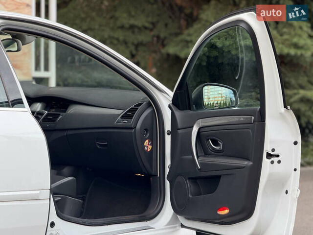 Белый Рено Лагуна, объемом двигателя 2 л и пробегом 246 тыс. км за 7999 $, фото 17 на Automoto.ua