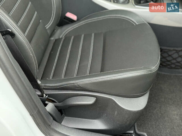 Белый Рено Лагуна, объемом двигателя 2 л и пробегом 246 тыс. км за 7999 $, фото 15 на Automoto.ua