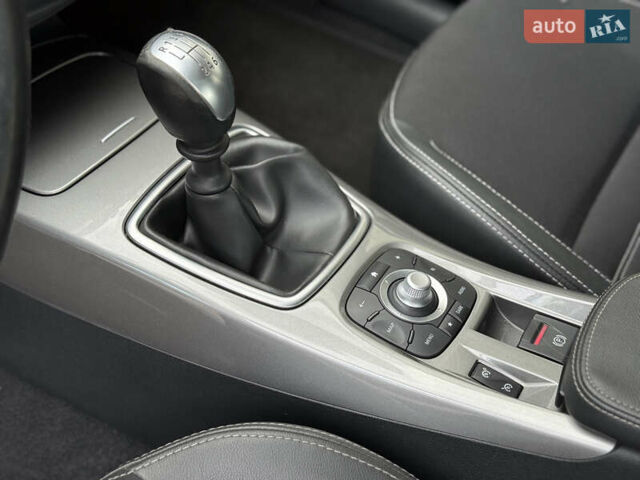 Белый Рено Лагуна, объемом двигателя 2 л и пробегом 246 тыс. км за 7999 $, фото 21 на Automoto.ua