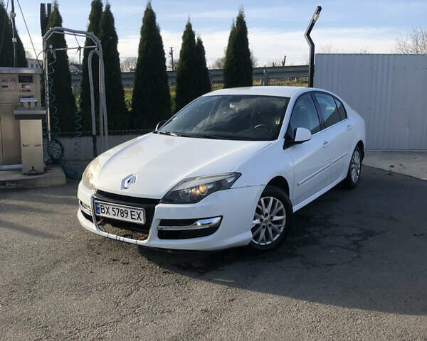 Белый Рено Лагуна, объемом двигателя 1.46 л и пробегом 318 тыс. км за 6100 $, фото 1 на Automoto.ua