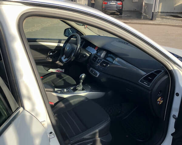 Белый Рено Лагуна, объемом двигателя 1.46 л и пробегом 318 тыс. км за 6100 $, фото 7 на Automoto.ua