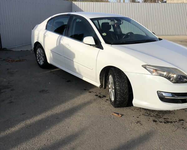 Белый Рено Лагуна, объемом двигателя 1.46 л и пробегом 318 тыс. км за 6100 $, фото 2 на Automoto.ua