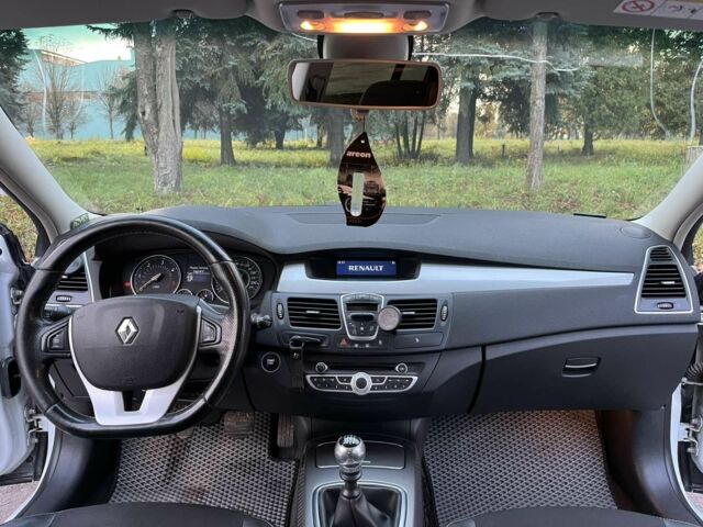 Белый Рено Лагуна, объемом двигателя 1.5 л и пробегом 258 тыс. км за 7200 $, фото 7 на Automoto.ua