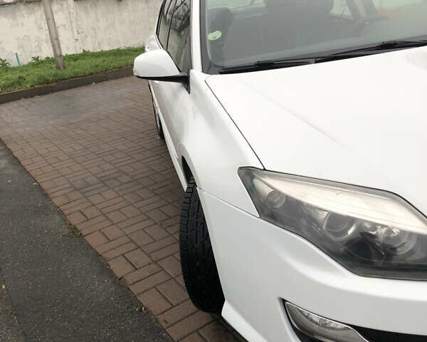 Білий Рено Лагуна, об'ємом двигуна 2 л та пробігом 318 тис. км за 7050 $, фото 4 на Automoto.ua