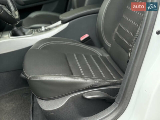 Белый Рено Лагуна, объемом двигателя 2 л и пробегом 246 тыс. км за 7999 $, фото 23 на Automoto.ua