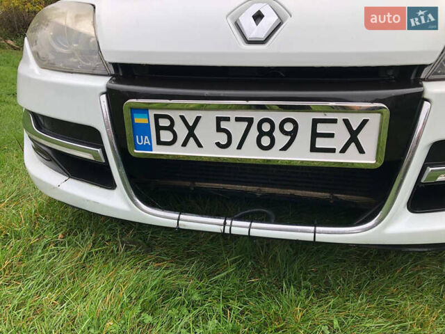 Белый Рено Лагуна, объемом двигателя 2 л и пробегом 318 тыс. км за 5500 $, фото 9 на Automoto.ua