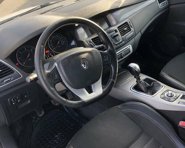 Белый Рено Лагуна, объемом двигателя 1.46 л и пробегом 318 тыс. км за 6100 $, фото 9 на Automoto.ua