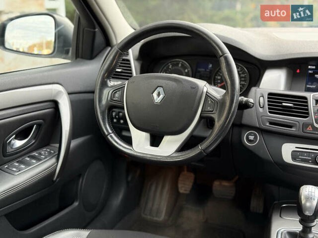 Белый Рено Лагуна, объемом двигателя 2 л и пробегом 246 тыс. км за 7999 $, фото 12 на Automoto.ua